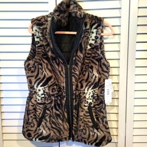 Ladies Casual Identity Reversible Puffer Faux Tiget Fur Vest Size Medium NWT